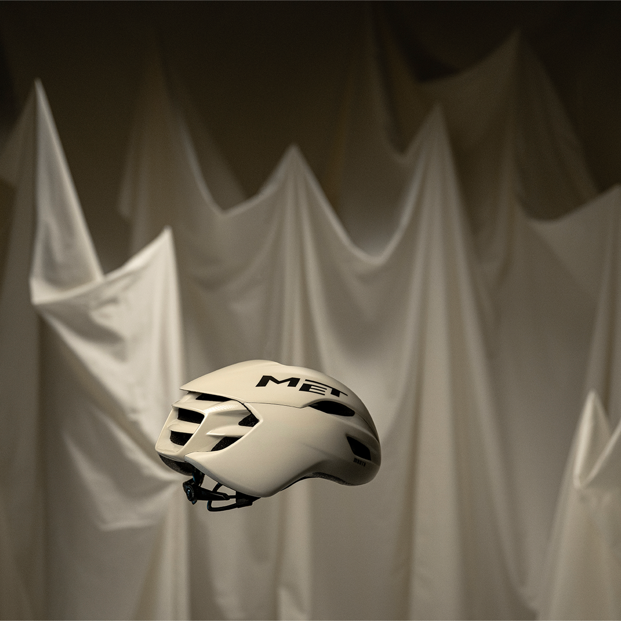 Casque Met Manta Mips - Wax White