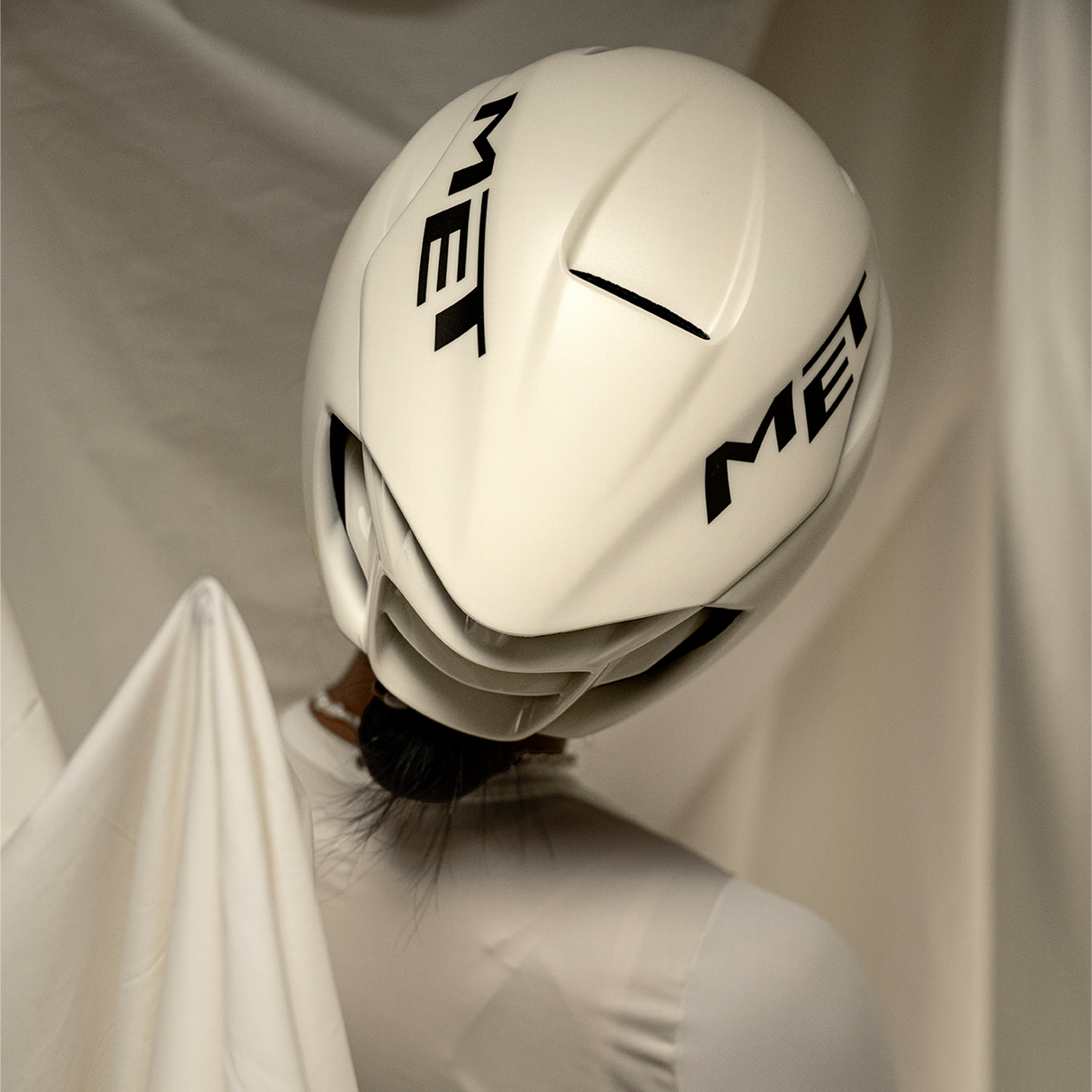 Casque Met Manta Mips - Wax White