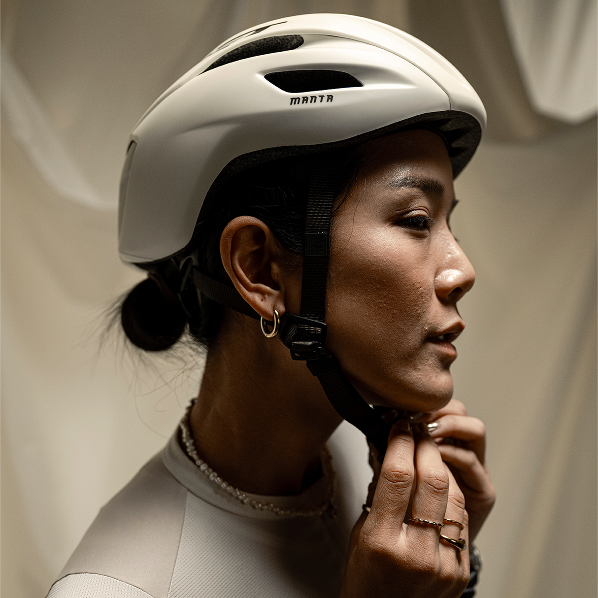 Casque Met Manta Mips - Wax White