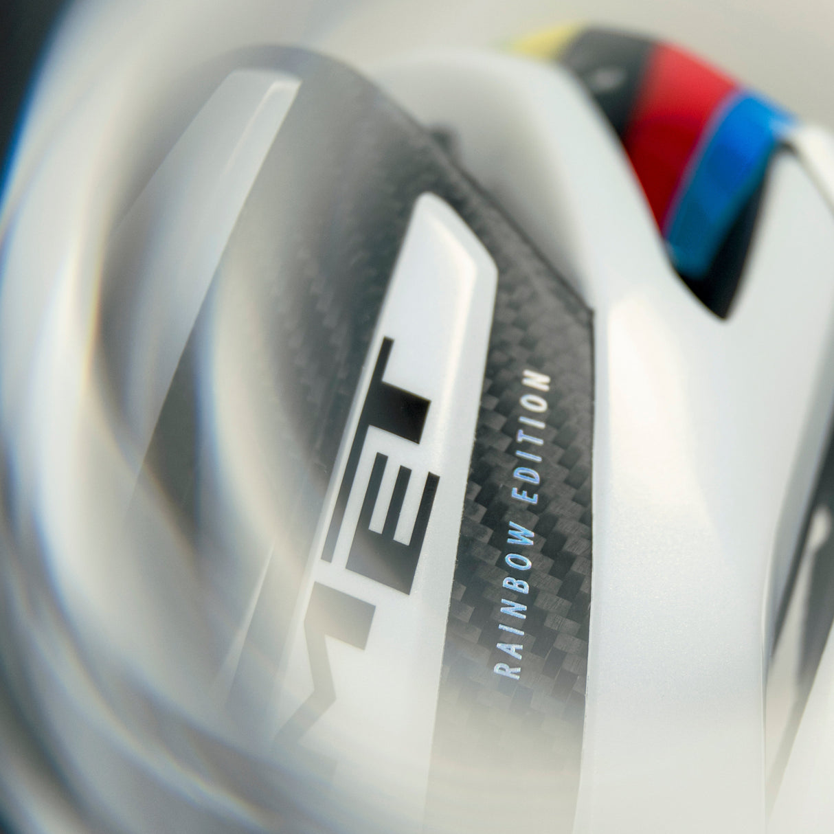 Casco Met Trenta 3K Carbon Mips Tadej Pogacar - Rainbow Limited Edition