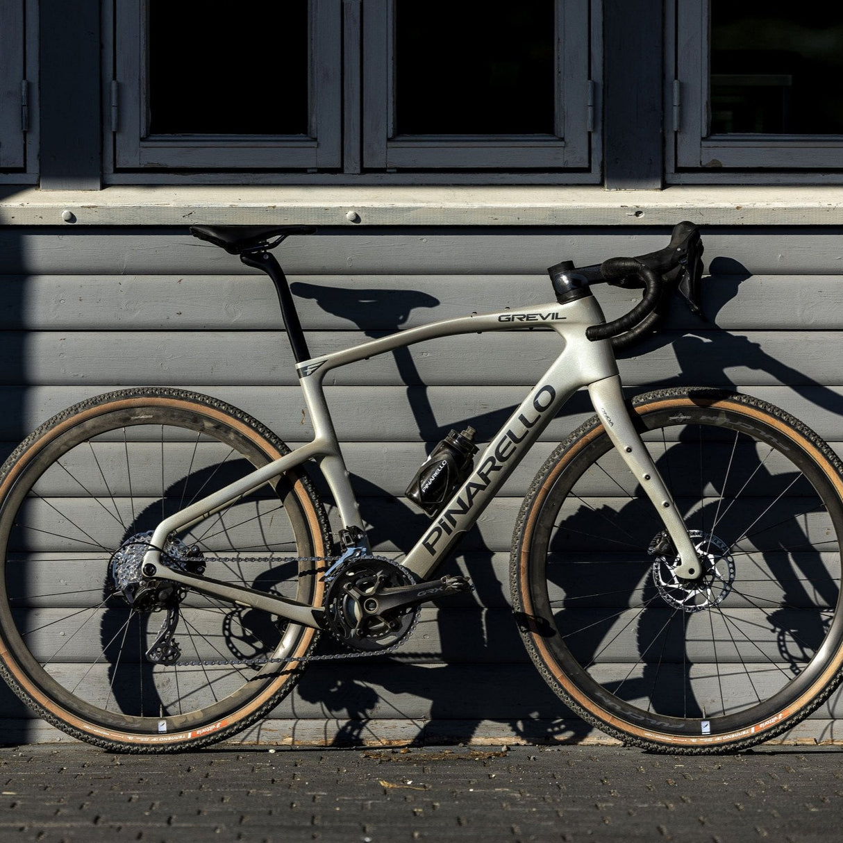 Pinarello Grevil F1 GRX610 Fulcrum Soniq - Grigio Pinarello