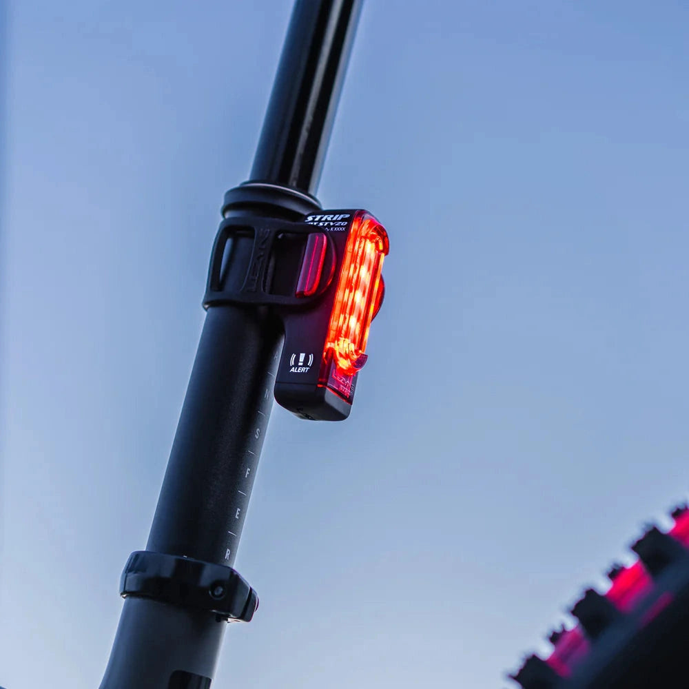Luce posteriore Lezyne Strip+ Alert STVZO - G