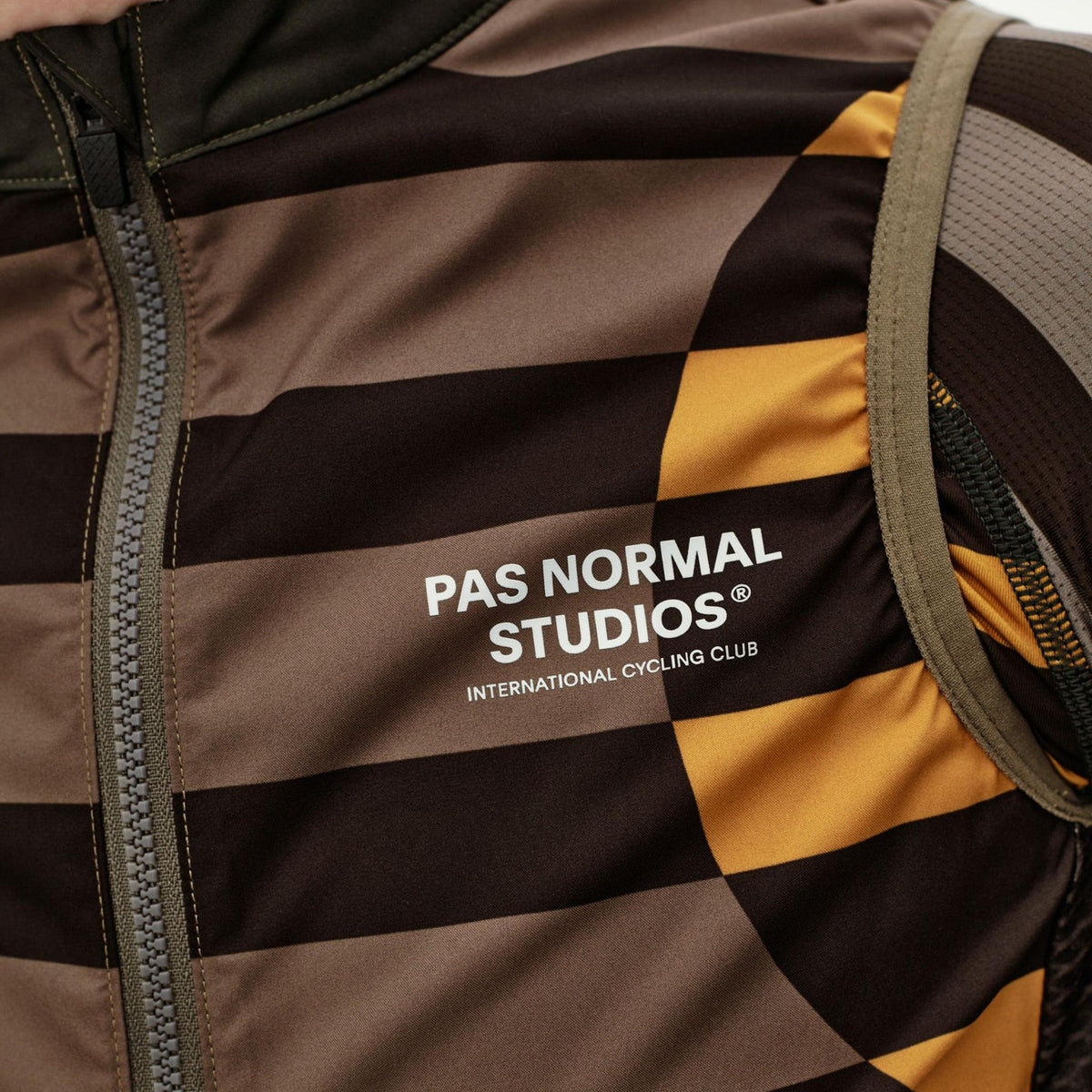 Women's Pas Normal Studios Mechanism Stow Away AOP International Gilet - Green