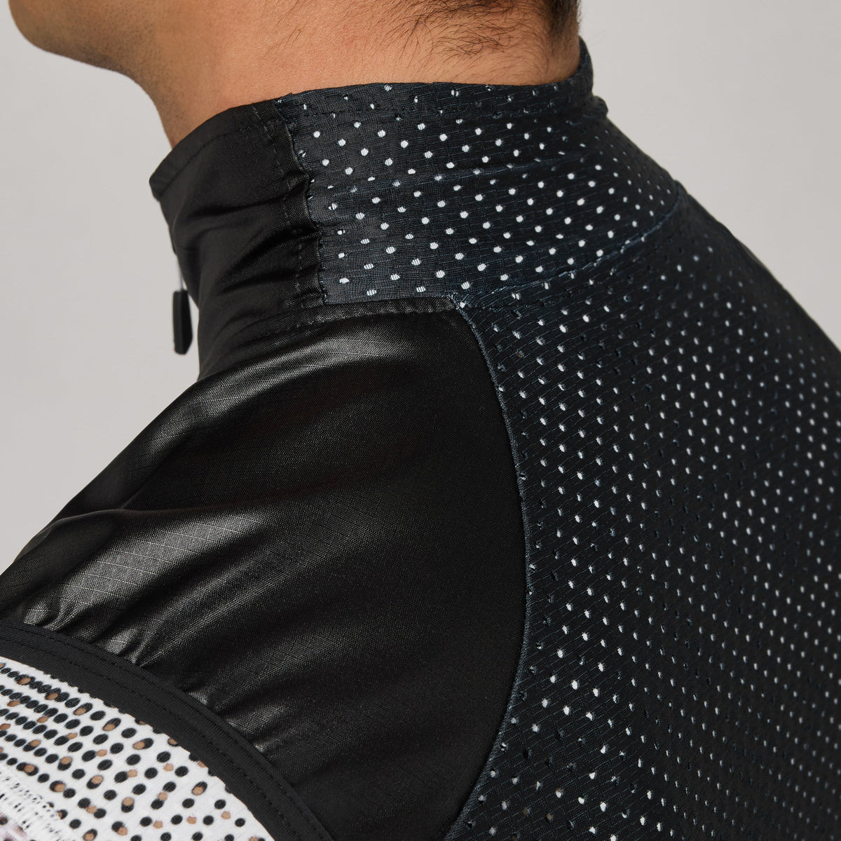 Pissei Core Vest - Black