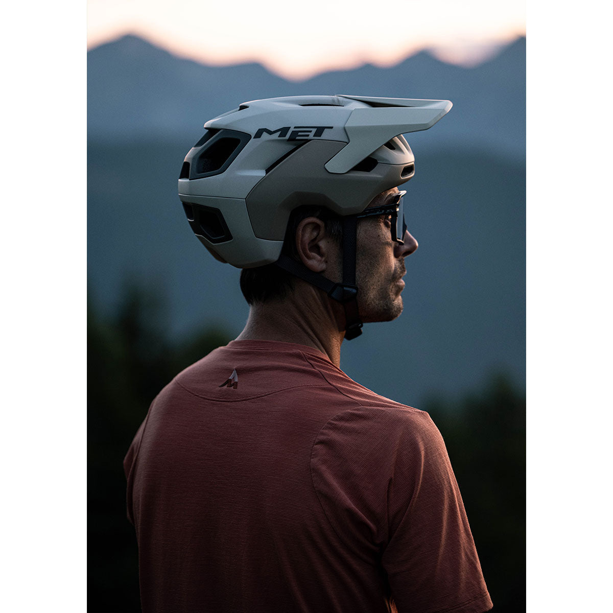 Met Revo Mips helm - Hellgrau