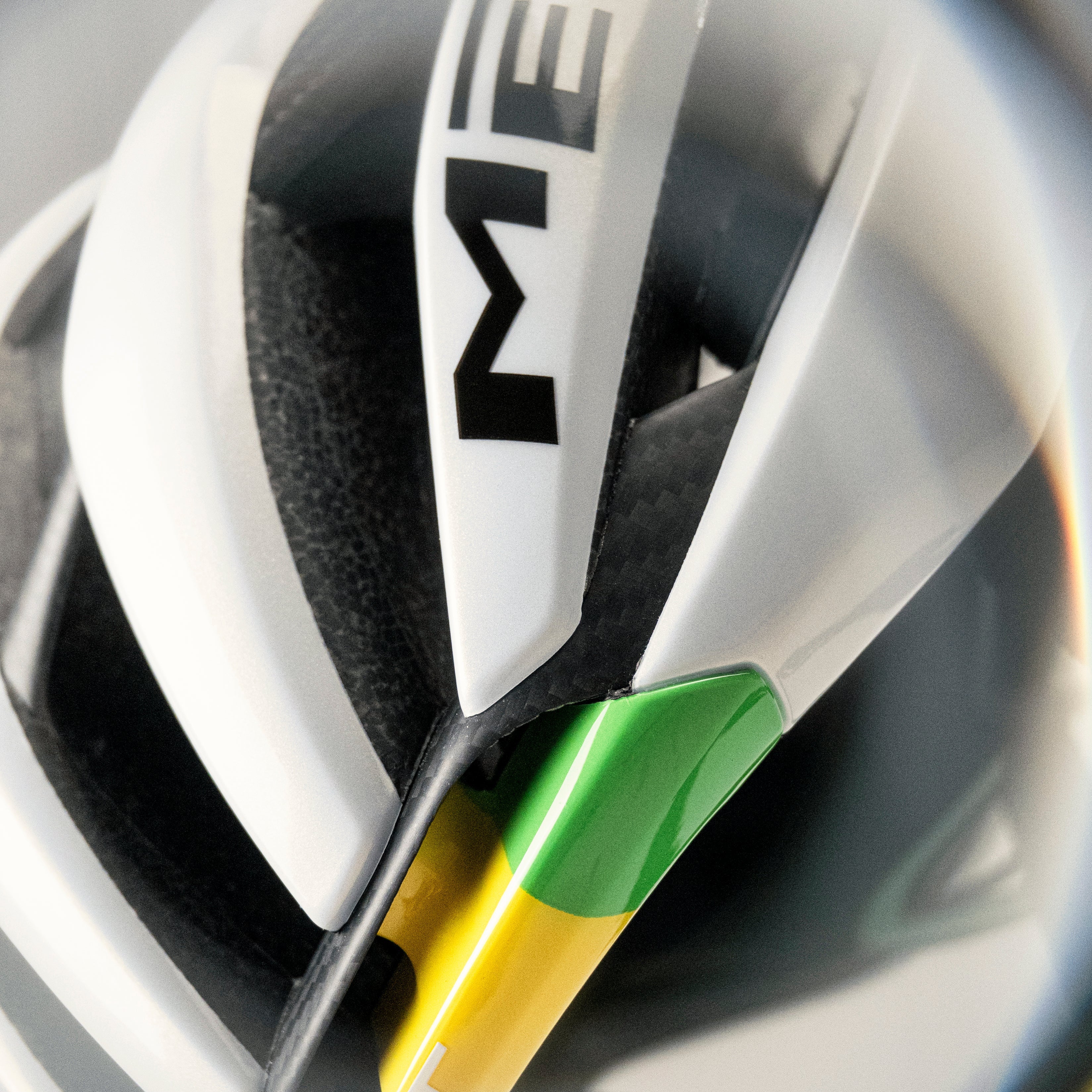 Casco Met Trenta 3K Carbon Mips Tadej Pogacar - Rainbow Limited Edition