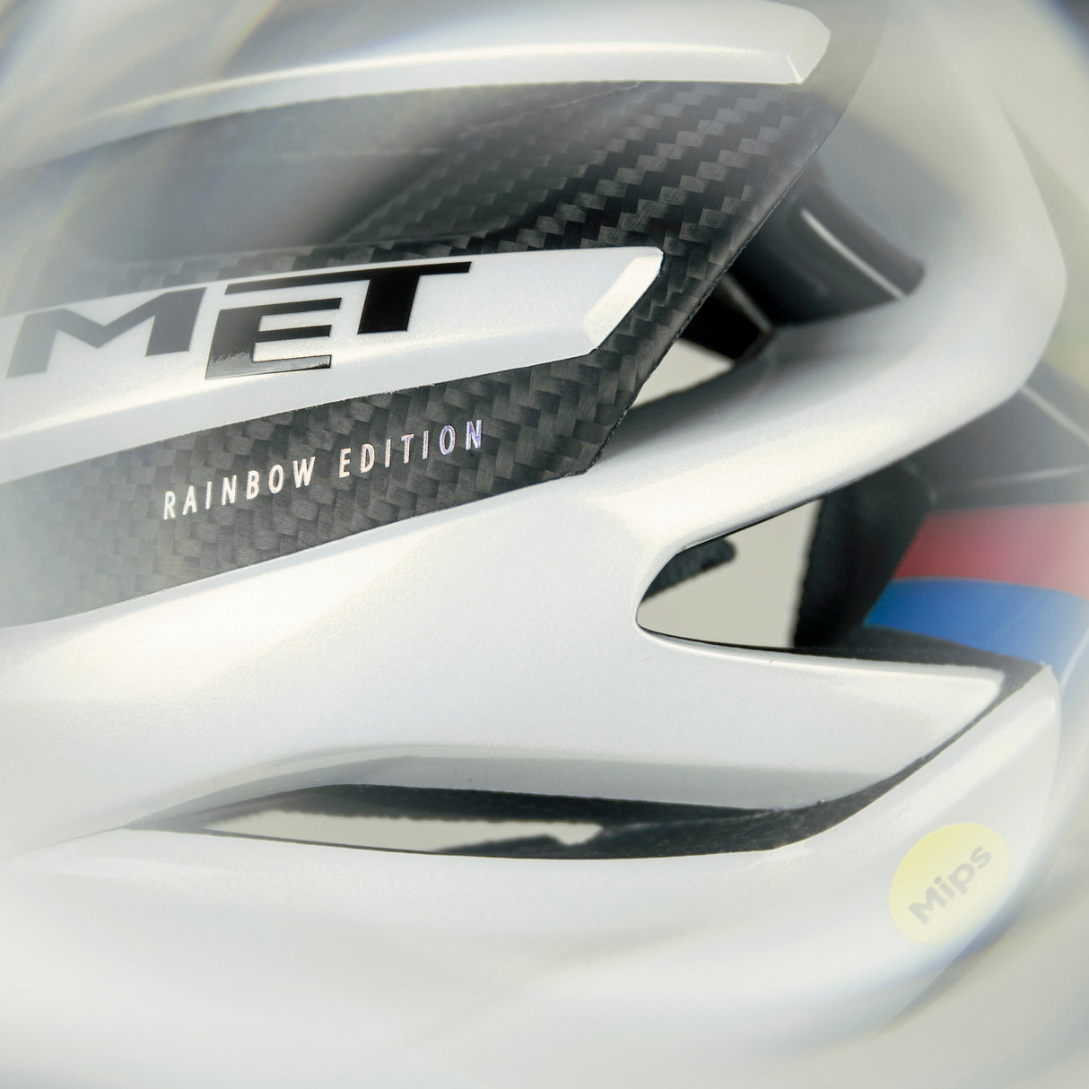 Casco Met Trenta 3K Carbon Mips Tadej Pogacar - Rainbow Limited Edition