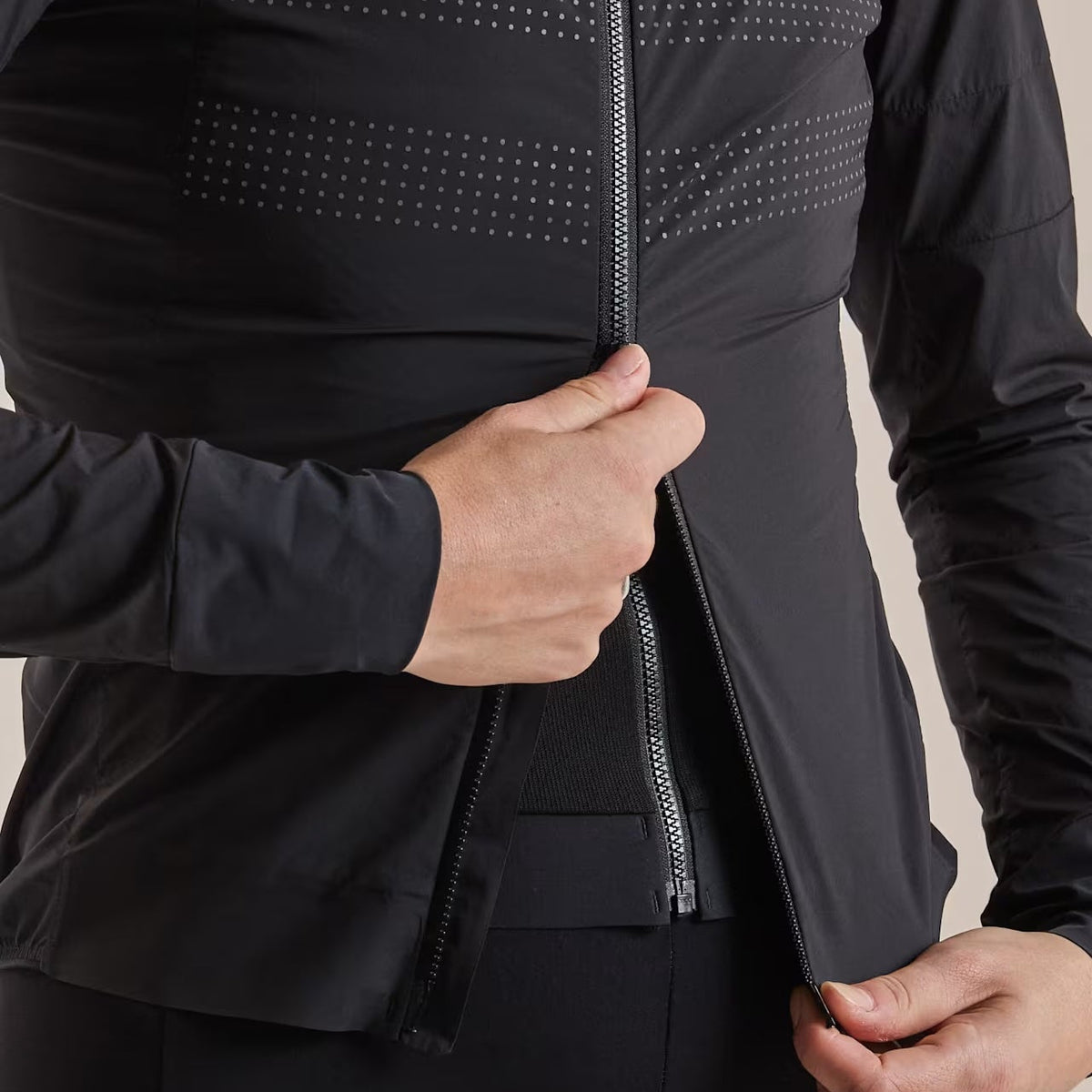 Rapha Brevet Lightweight Insulated frau jacke - Schwarz