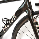 Factor O2 VAM Force Zipp - Schwarz