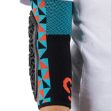 Ellbogenschoner Seryt Flow Elbow - Hellblau rot