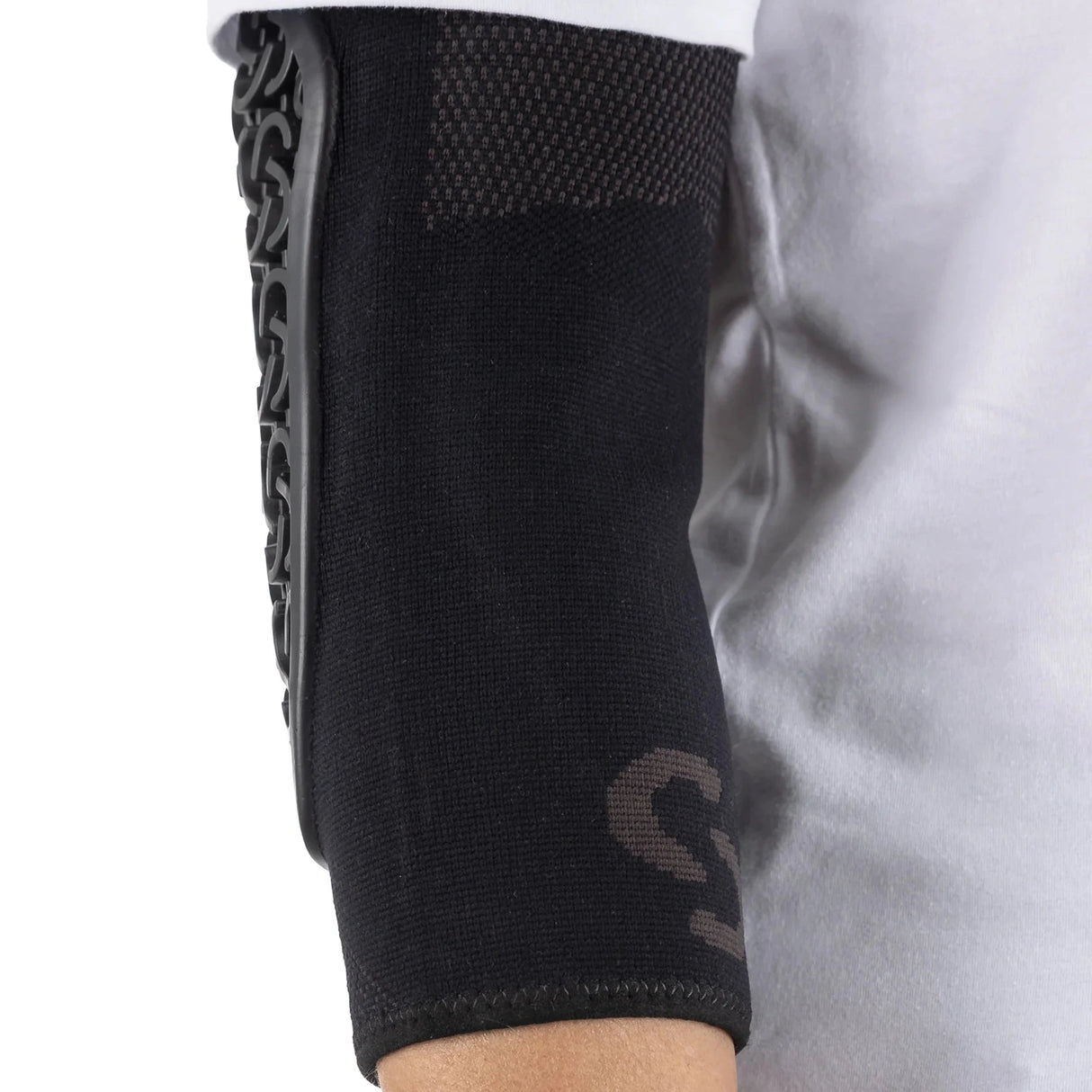 Seryt Flow Elbow Protectors - Black