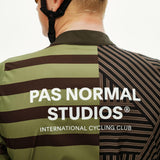 Pas Normal Studios Mechanism Stow Away AOP International Jacke - Grün