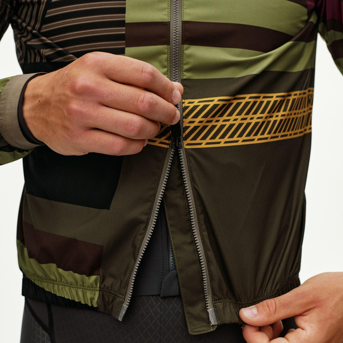 Pas Normal Studios Mechanism Stow Away AOP International Jacke - Grün