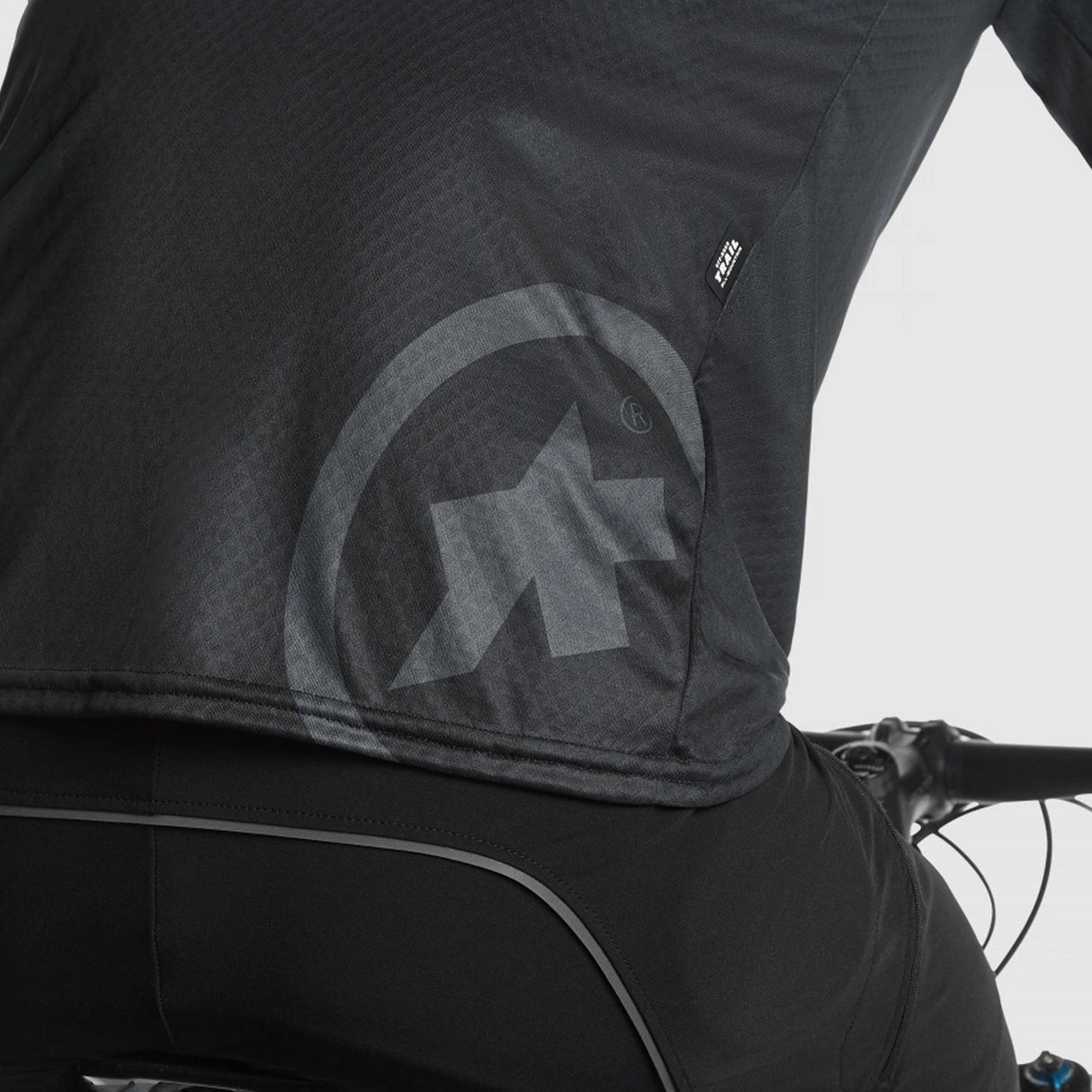 Maglia Assos Trail T3 - Grigio - P